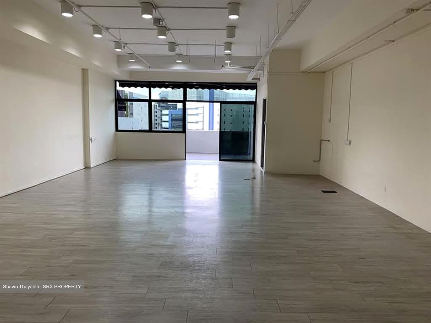 UB. One (D14), Factory #568574291